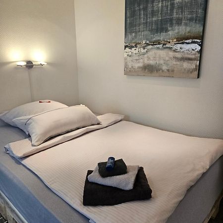 Standardzimmer Nahe Messe Und Airport Dusseldorf Bagian luar foto