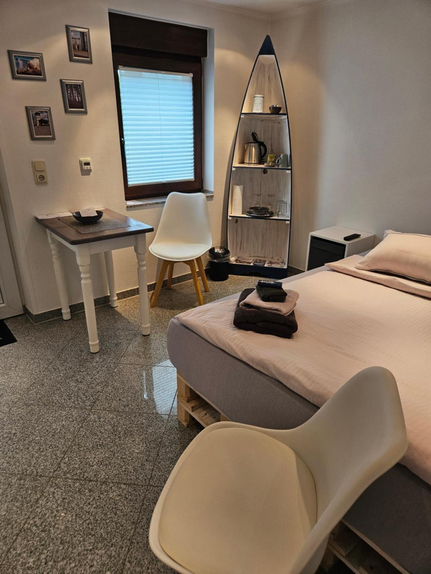 Standardzimmer Nahe Messe Und Airport Dusseldorf Bagian luar foto