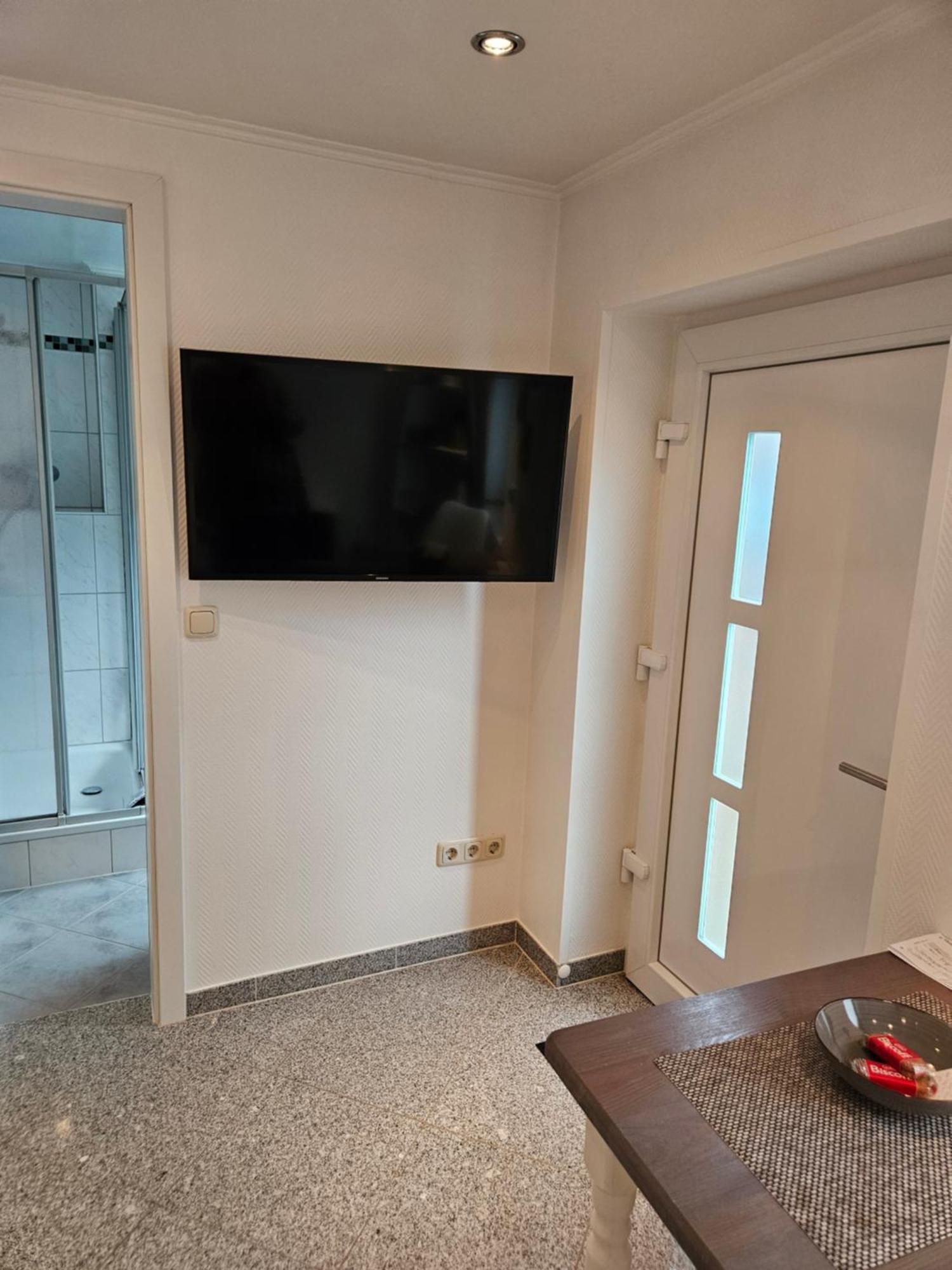 Standardzimmer Nahe Messe Und Airport Dusseldorf Bagian luar foto